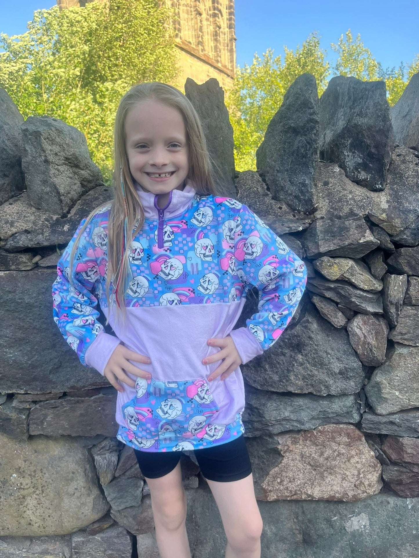 Kids ‘Retro Skulls’ Retro Fleece Pullover – Half-Zip Hoodie with Skulls and Pastel Rainbows